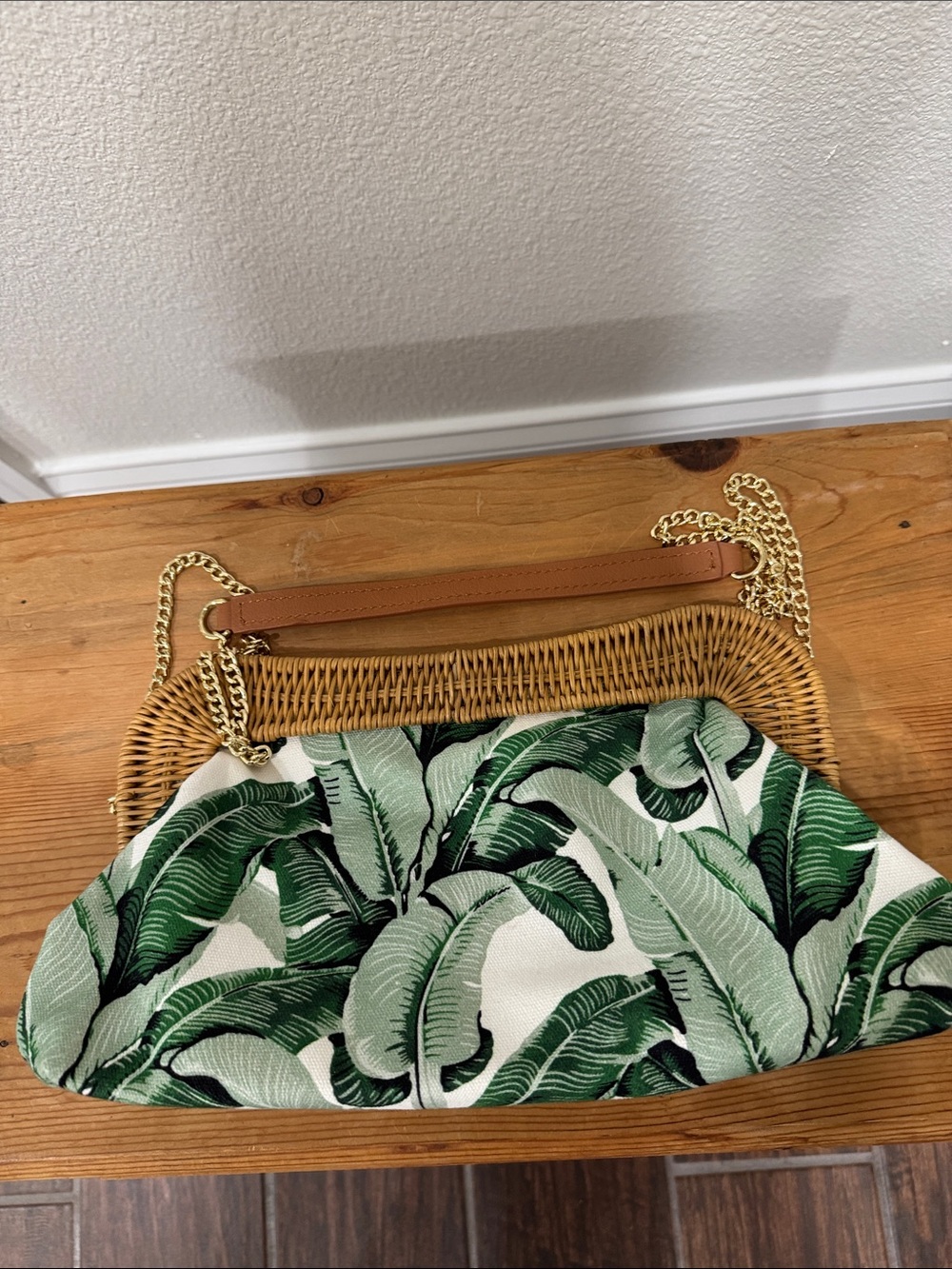 Tropical Leaf Wicker Crossbody Bag in Green